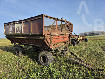 Curtainsider semi-trailer
