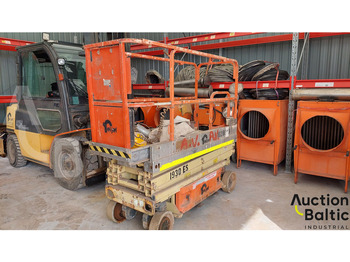 Scissor lift JLG