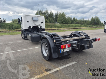 Cab chassis truck Scania P 450: picture 3