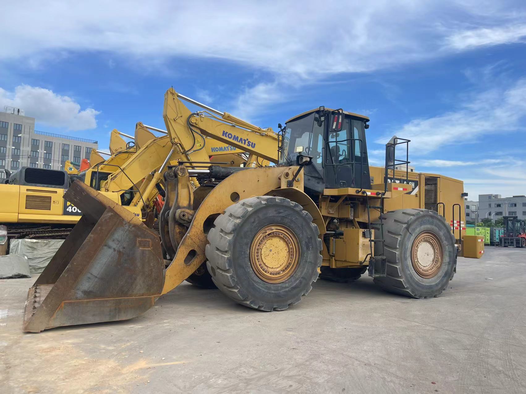 Wheel loader CATERPILLAR