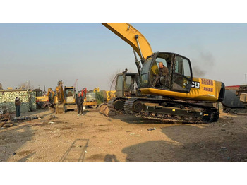 Crawler excavator JCB JS220LC: picture 2