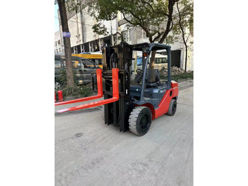 Diesel forklift Toyota 62-7FD30: picture 2