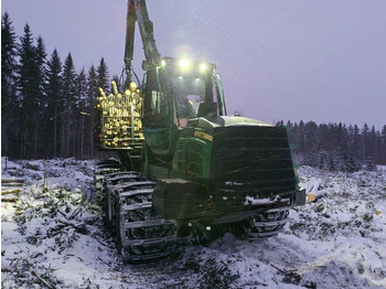 Forwarder John Deere 1110G: picture 5