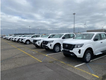 Commercial vehicle NISSAN Navara