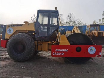 Road roller Dynapac CA251D: picture 4