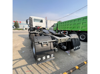 Tractor unit Sinotruk HOWO 6*4 Tractor: picture 2