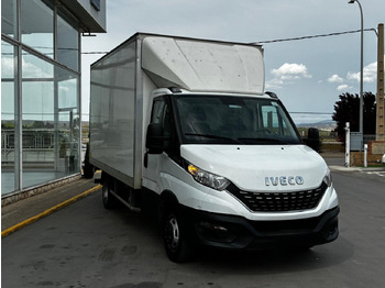 Box van Caja cerrada con plataforma elevadora IVECO 35C16  20m3 Automática: picture 3