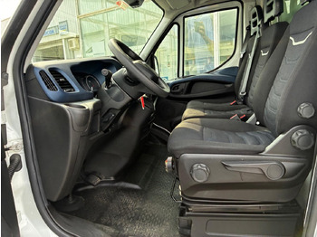 Box van Caja cerrada con plataforma elevadora IVECO 35C16  20m3 Automática: picture 5