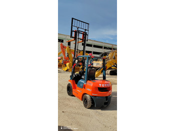 Diesel forklift TOYOTA