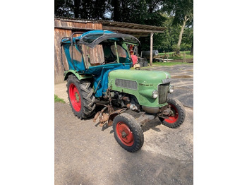 Farm tractor Fendt Farmer 2D: picture 1