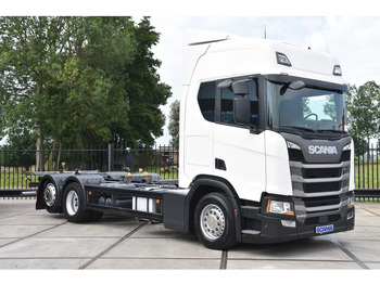 Container transporter/ Swap body truck SCANIA R 450