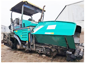 Asphalt paver VÖGELE