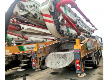 Concrete pump truck XCMG Official HB52V Used Mobile Concrete Pump 52m Truck Mounted Concrete Pump Price: picture 4