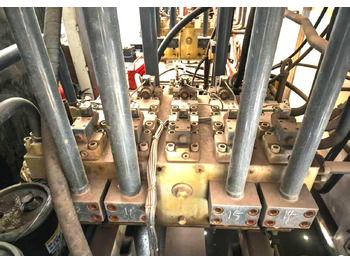 Crawler crane XCMG official used XGC28000 large crawler crane for sale: picture 4