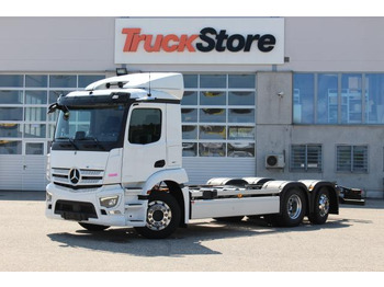 Cab chassis truck MERCEDES-BENZ eActros