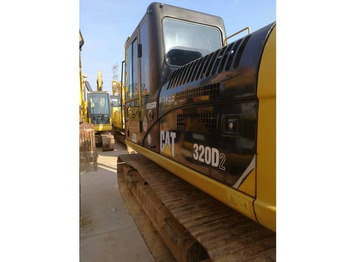 Crawler excavator 2018 Caterpillar 320D: picture 2