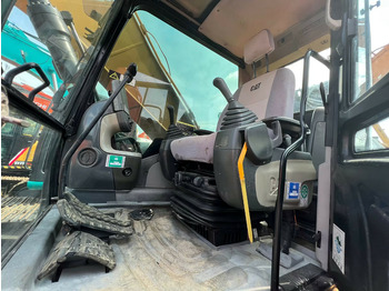 Crawler excavator 2020 Caterpillar 323D: picture 2