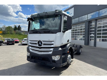 Cab chassis truck MERCEDES-BENZ Antos