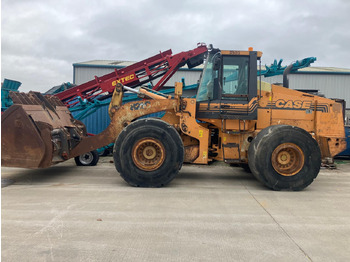 Wheel loader CASE
