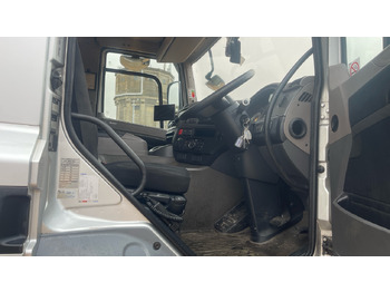 Curtainsider truck Daf CF 260: picture 5