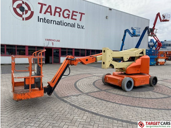 Articulated boom JLG