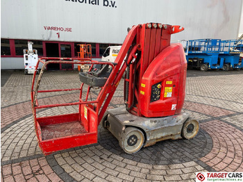 Vertical mast lift JLG