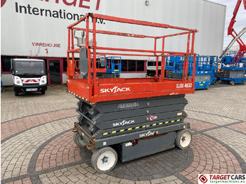 Scissor lift SKYJACK