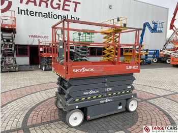 Scissor lift SKYJACK