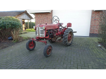 Farm tractor