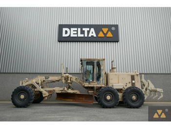 Grader CATERPILLAR