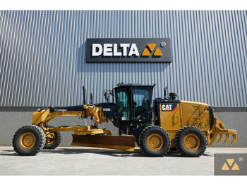 Grader CATERPILLAR 140M