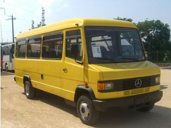 Bus Mercedes-Benz 711 D: picture 1