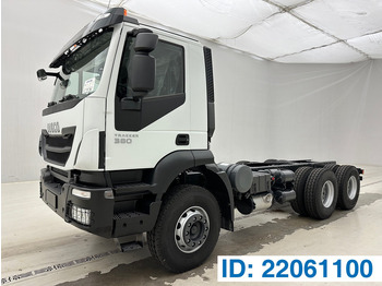 Cab chassis truck IVECO Trakker
