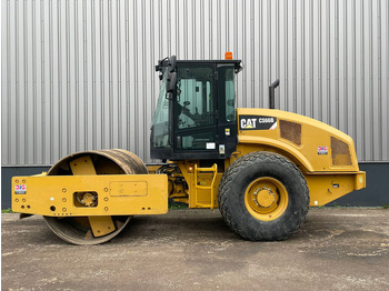 Roller CATERPILLAR CS66B