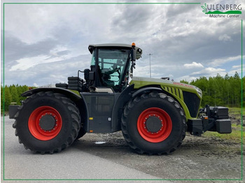 Farm tractor CLAAS Xerion 5000