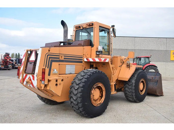 Wheel loader CASE