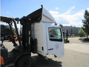 Cab and interior for Truck Mercedes-Benz CABINE MERCEDES 818 EURO 6 VOOR ONDERDELEN: picture 4