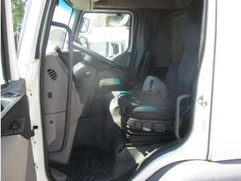 Curtainsider truck DAF LF 260: picture 5 Curtainsider truck DAF LF 260: picture 5