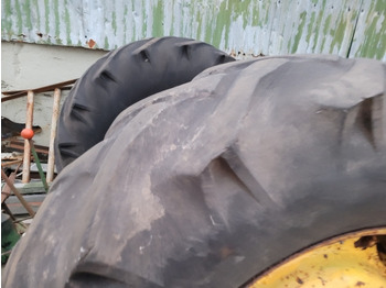 Wheel and tire package JOHN DEERE