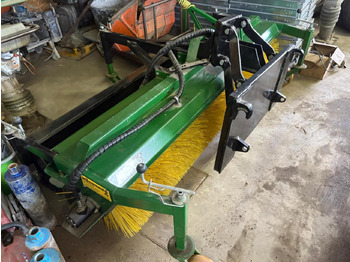 Broom Düvelsdorf Stratos DKE 225: picture 2 Broom Düvelsdorf Stratos DKE 225: picture 2