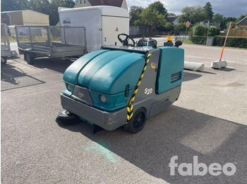 Road sweeper TENNANT