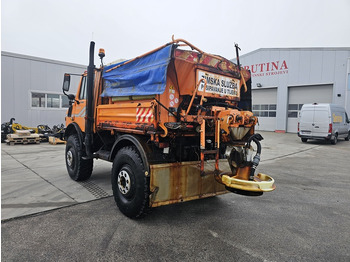 Snow removal vehicle UNIMOG U1600: picture 3