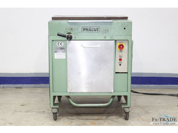 Paper cutting machine