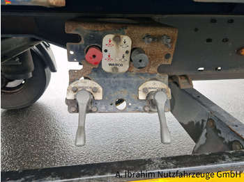 Container transporter/ Swap body trailer Kögel AW18: picture 3