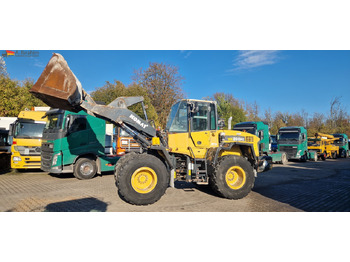 Wheel loader KOMATSU WA200