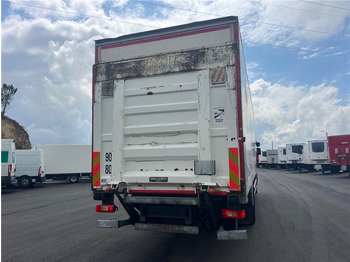 Box truck Renault D 19: picture 3 Box truck Renault D 19: picture 3