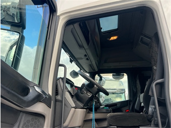 Interior photo 1: Tractor unit Scania R500 / RETARDER