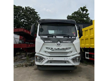 Tractor unit SINOTRUK HOWO