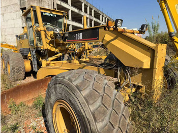 Grader CATERPILLAR