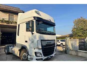 Tractor unit DAF XF 460